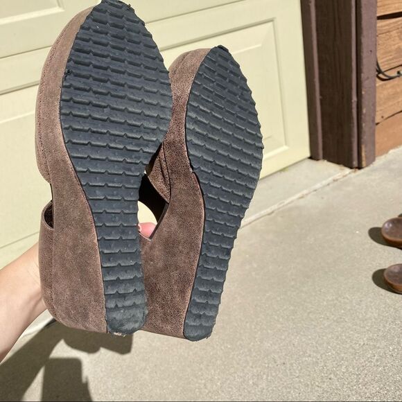 🍄 Cordani Brown Heeled Wedges - Picture 7 of 7